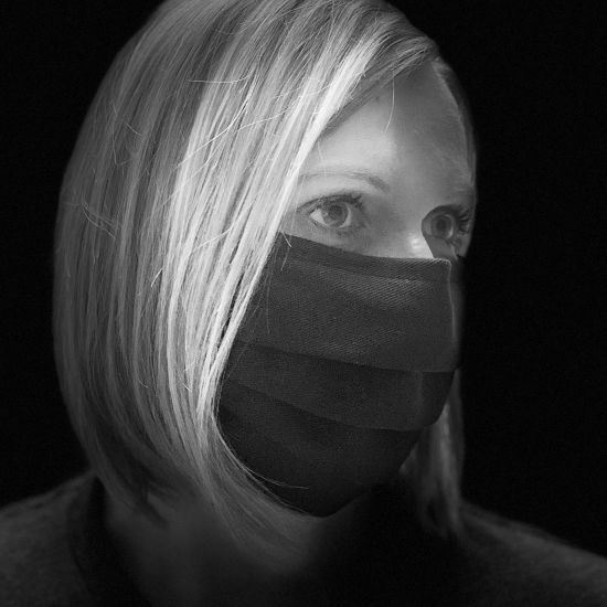 Mund- & Nasenmaske für Erwachsene mit elastischem Gummiband & eingenähtem Nasenbügel (anthrazit)