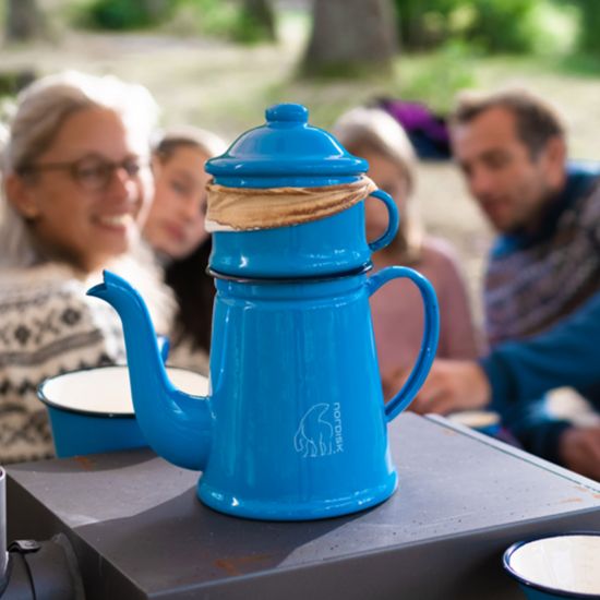 Nordisk Kaffeekanne mit Filter "Madam Blå Coffee Pot" Sky Blue
