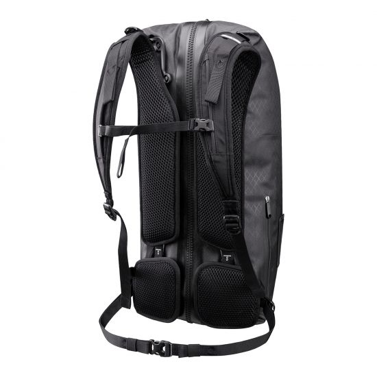 ORTLIEB Rucksack "Atrack Metrosphere 34L" Black Embossed